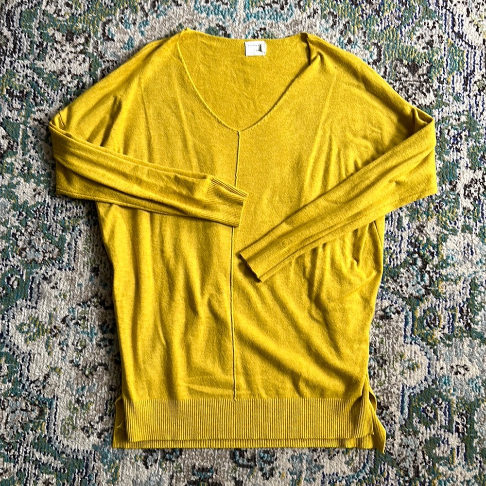 Dreamers yellow V-neck tunic sweater